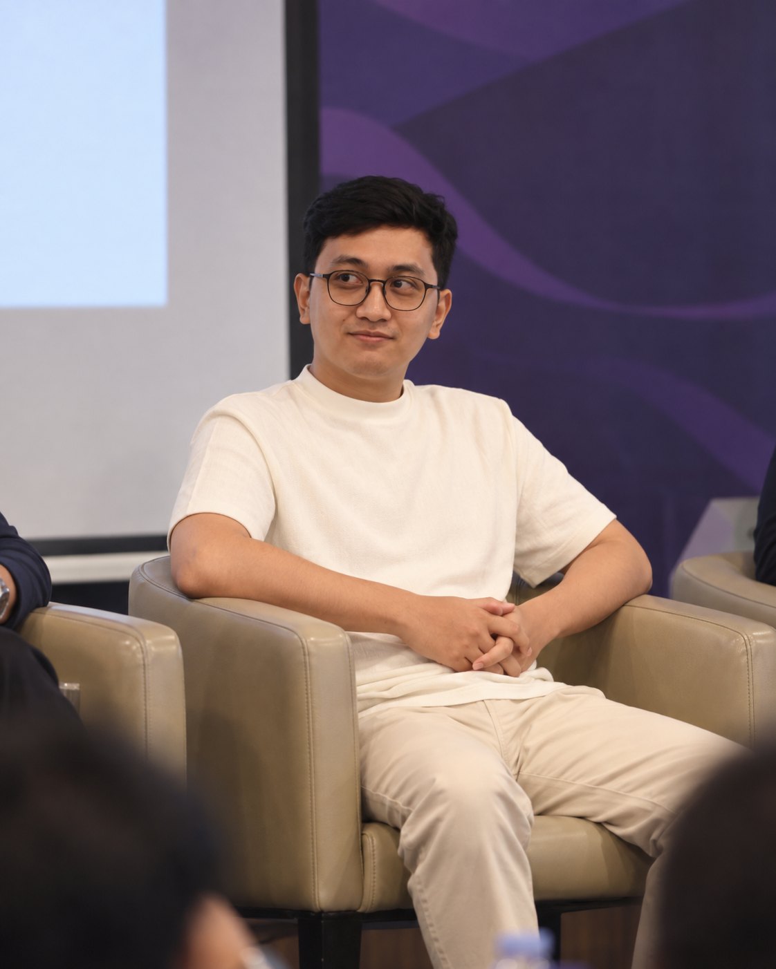 Jeon speaking at a seminar